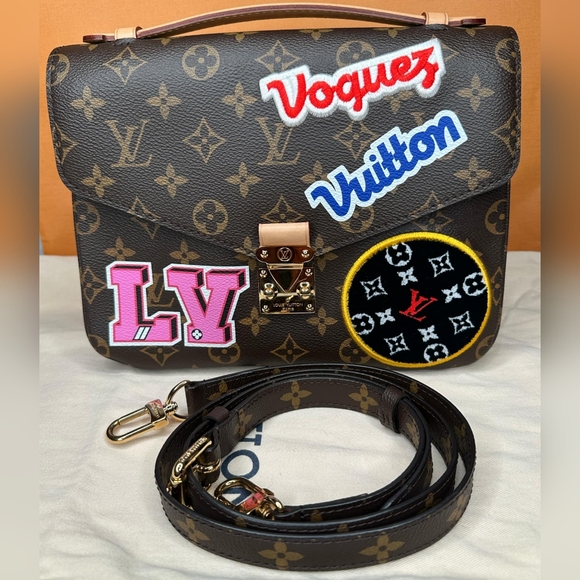 Louis Vuitton Handbags - Louis Vuitton Brown Monogram Women's Bag